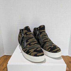 Camouflage High-Top Women's Sneakers